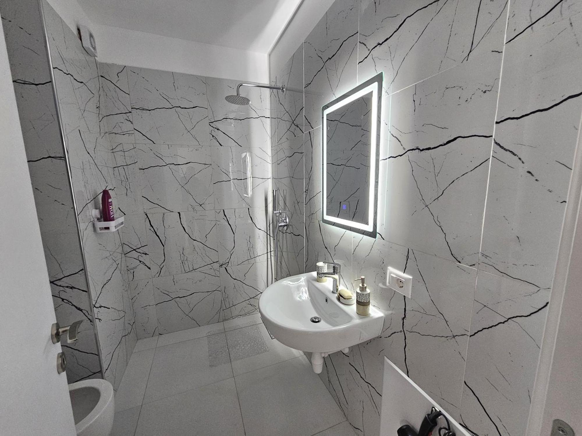 Valentino Zirkon Apartment Tirana Exterior foto